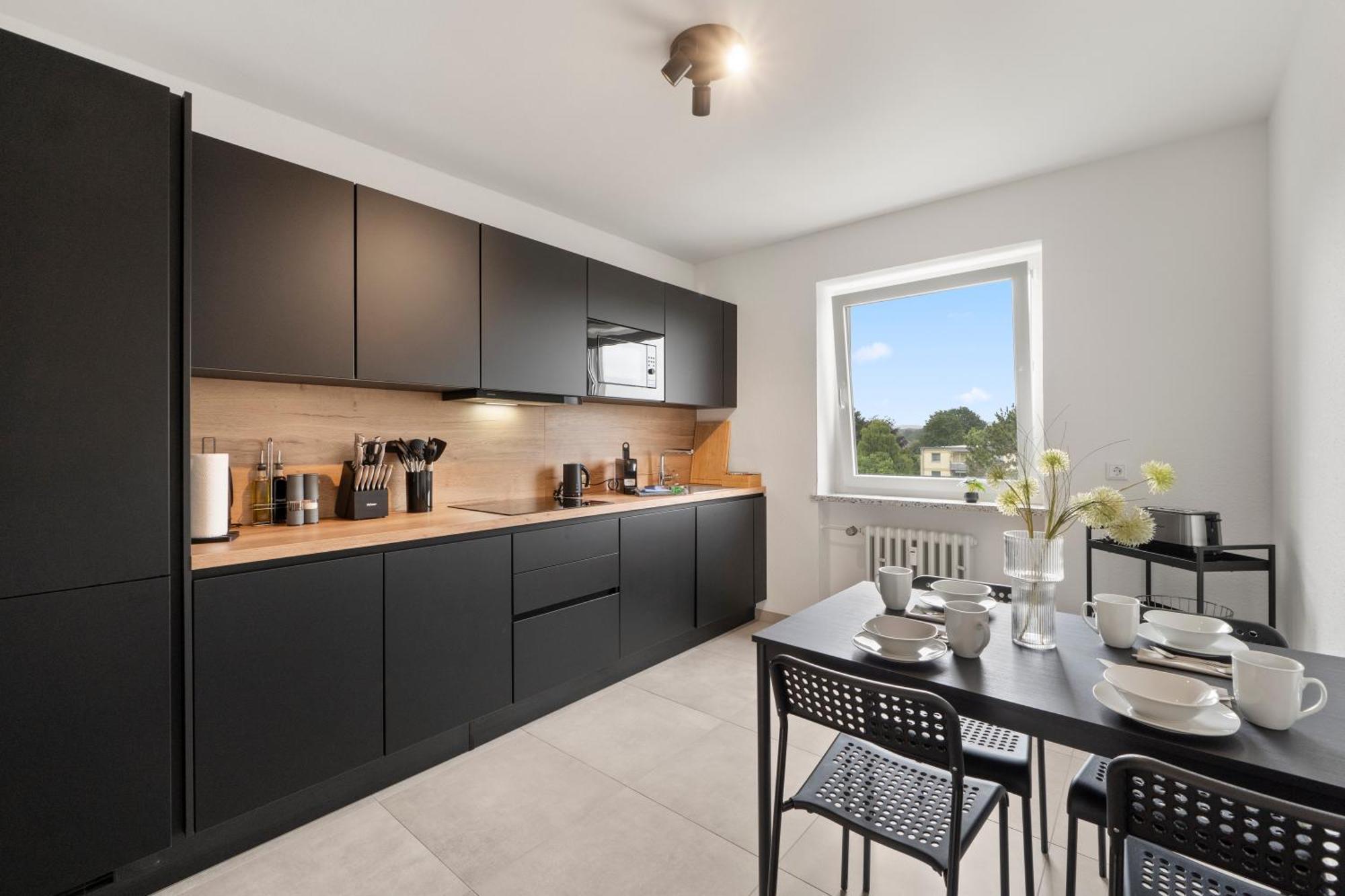 *Top* Moderne Wohnung - Naehe Koeln: Dom, Messe, Flughafen, Lanxess-Arena ベルギッシュ・グラートバッハ エクステリア 写真
