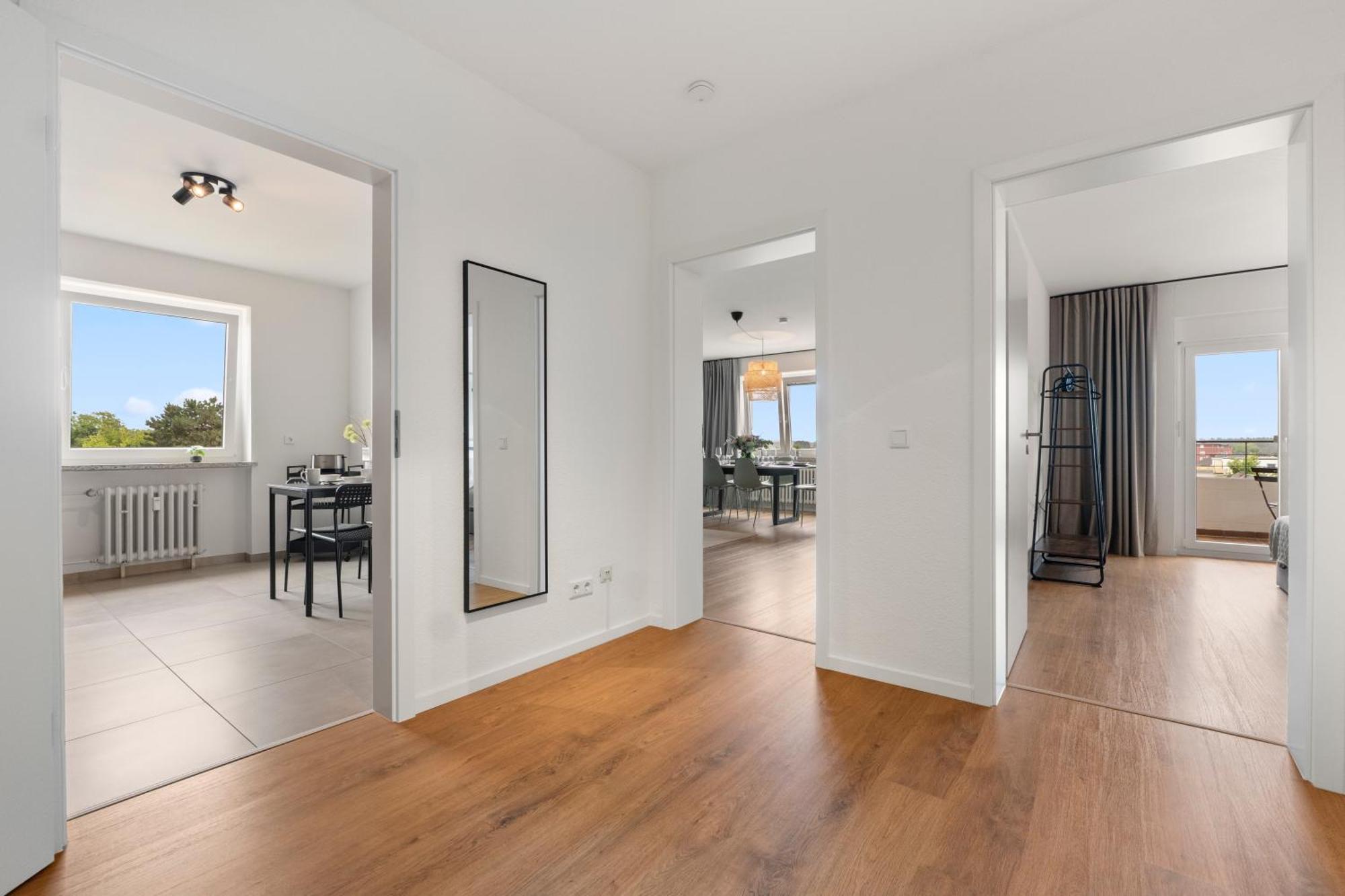 *Top* Moderne Wohnung - Naehe Koeln: Dom, Messe, Flughafen, Lanxess-Arena ベルギッシュ・グラートバッハ エクステリア 写真