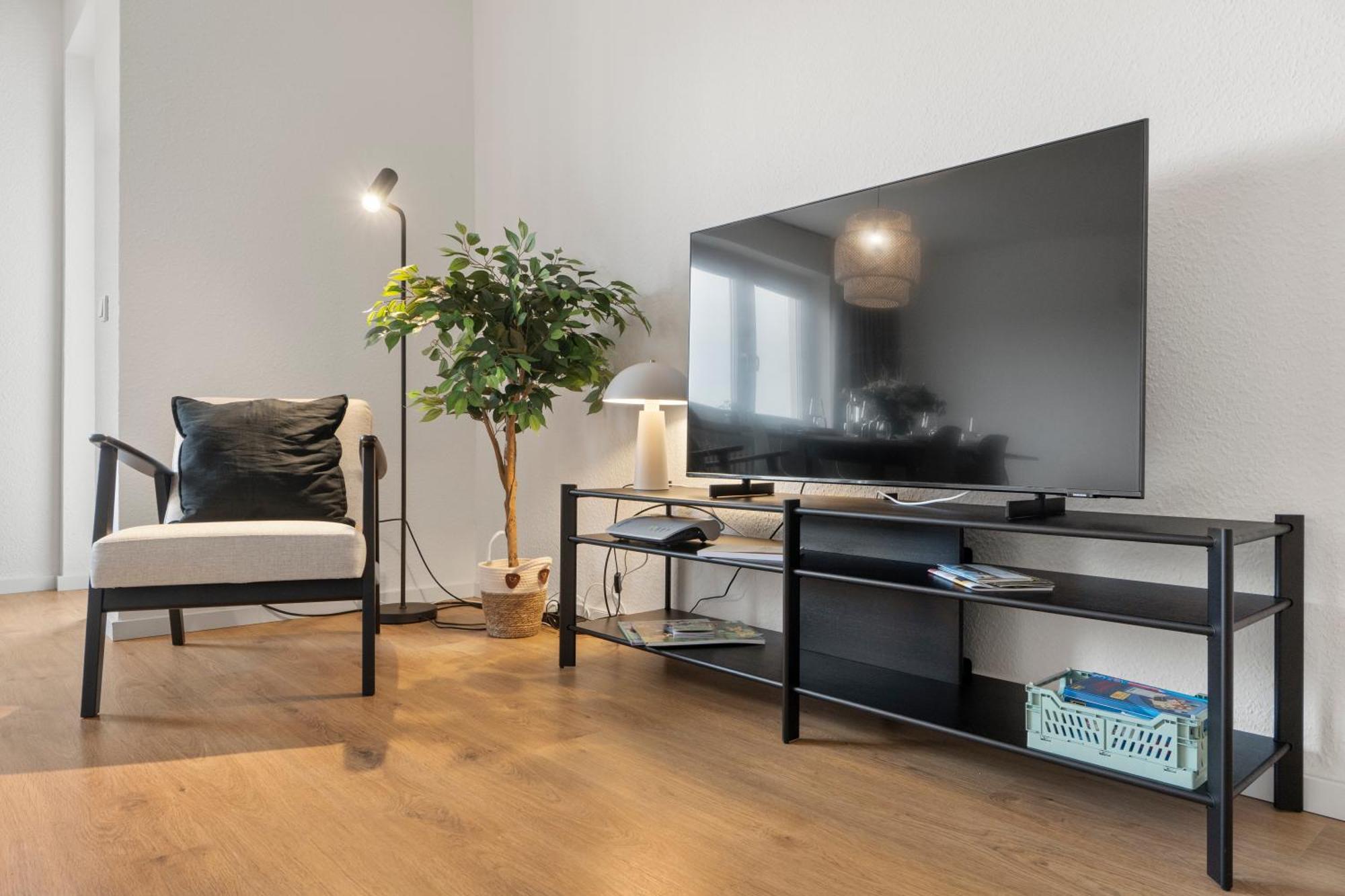 *Top* Moderne Wohnung - Naehe Koeln: Dom, Messe, Flughafen, Lanxess-Arena ベルギッシュ・グラートバッハ エクステリア 写真
